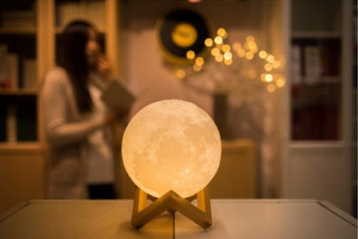 Realistic Touch-Sensitive 3D-Printed Full Moon Lamp